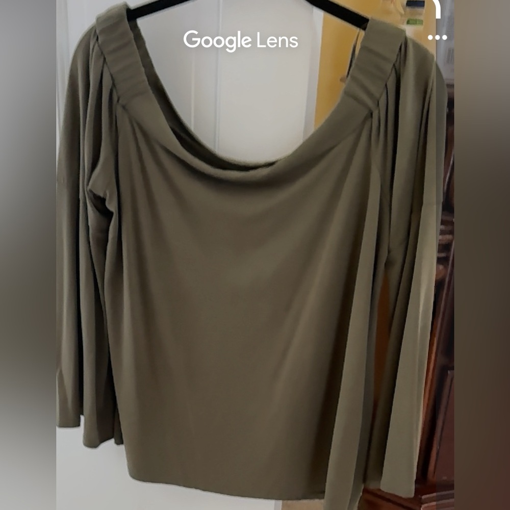 ALYA Boutique Green Bell Sleeve Off Shoulder large